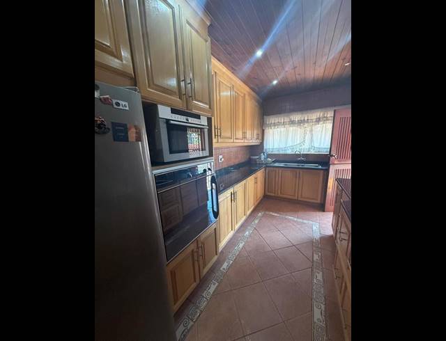 4 BEDROOM HOUSE FOR SALE IN BURLINGTON HEIGHTS